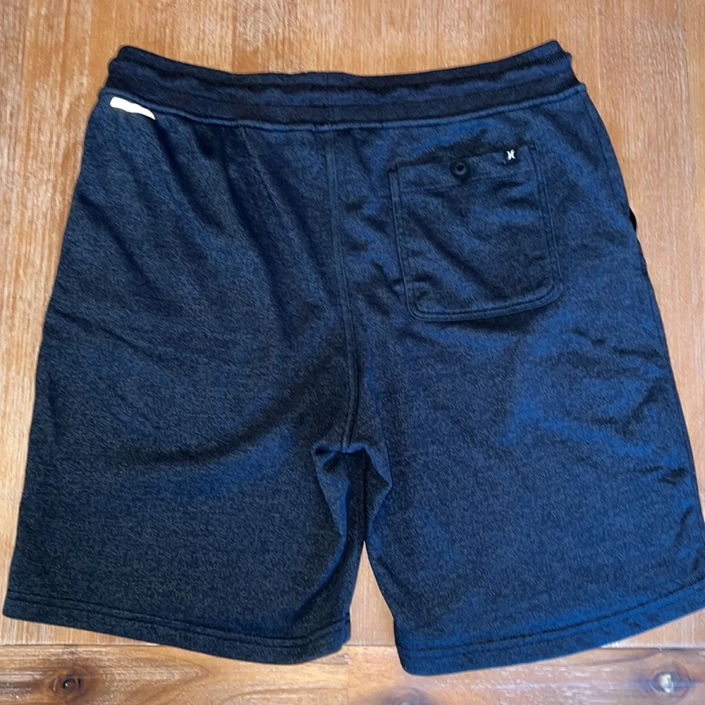 Hurley dri fit shorts. Size L - Picture 4 of 6